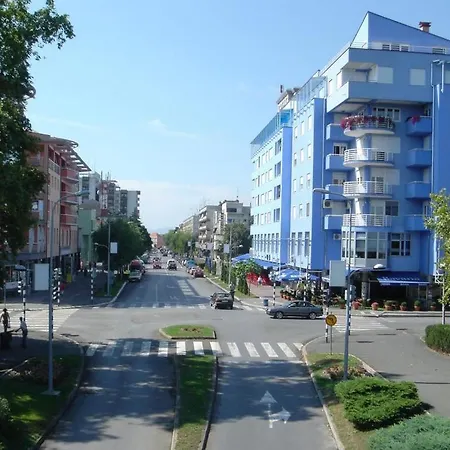 Stan Na Dan Plava Zgrada *