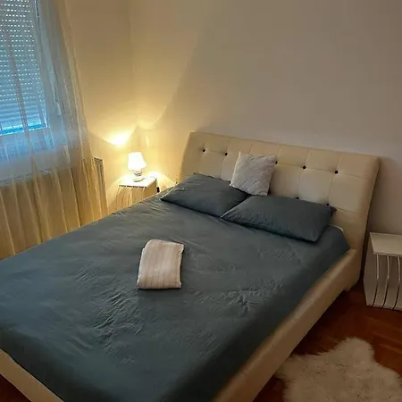 Lejlighed Stan Na Dan Plava Zgrada